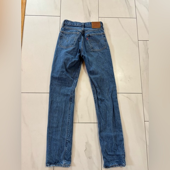 Levis 501 high waisted button fly jeans 23x29- like new! - Picture 7 of 12